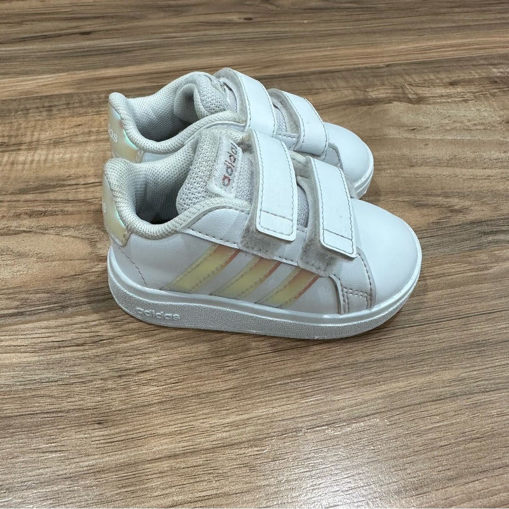 Toddler Adidas size 4